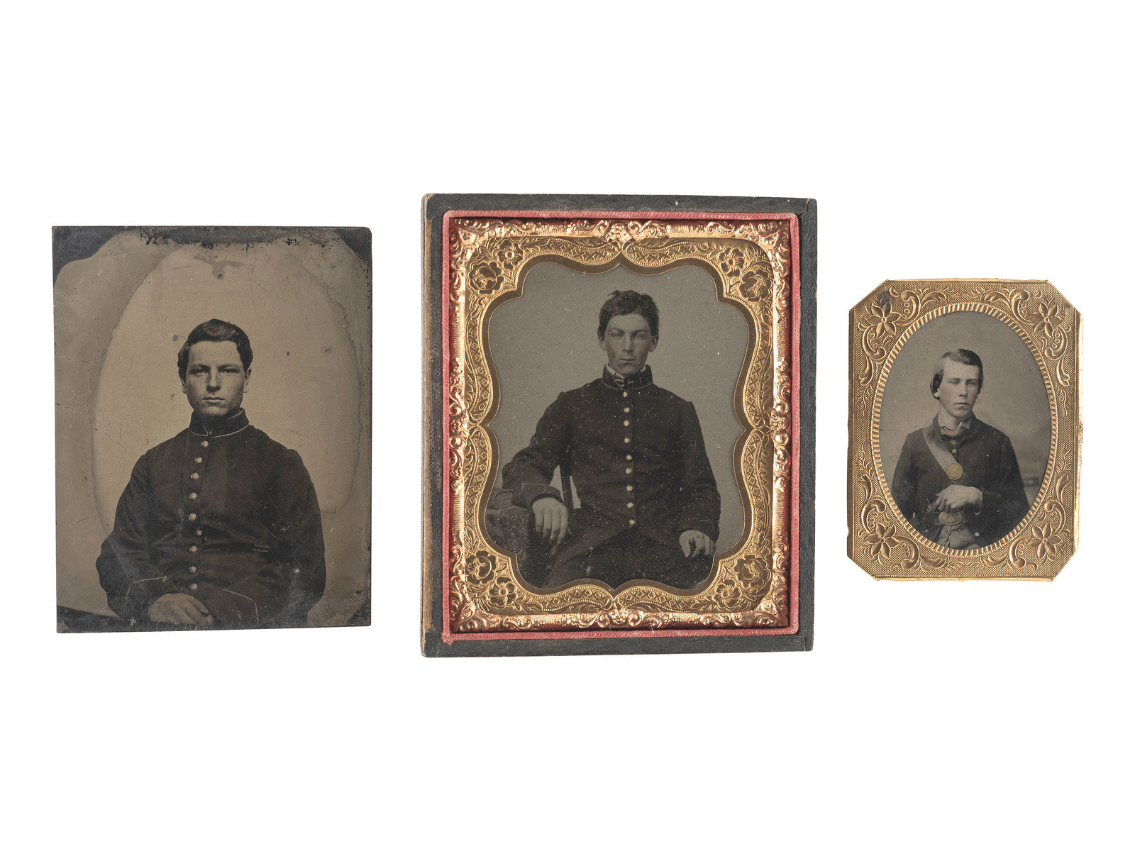 Appraisal: CIVIL WAR A group of images of Union soldiers incl