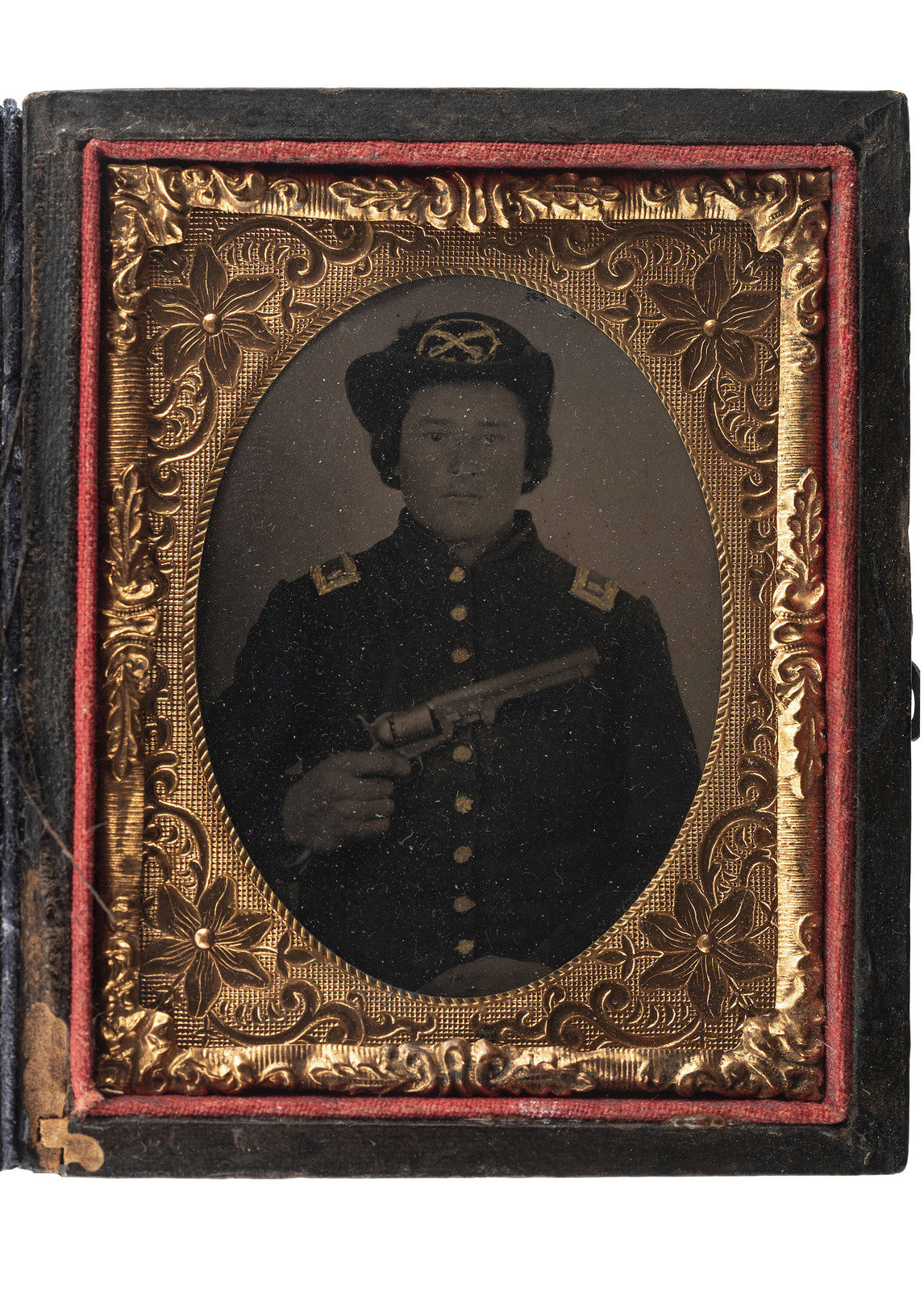 Appraisal: CIVIL WAR Ninth plate tintype of Union cavalry officer displaying