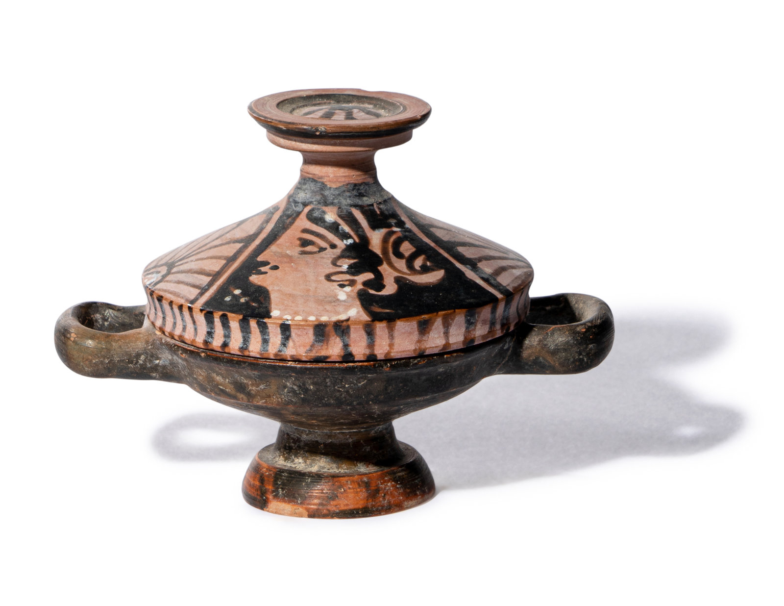 Appraisal: An Apulian Red-Figured Lekanis Circa th Century B C Width