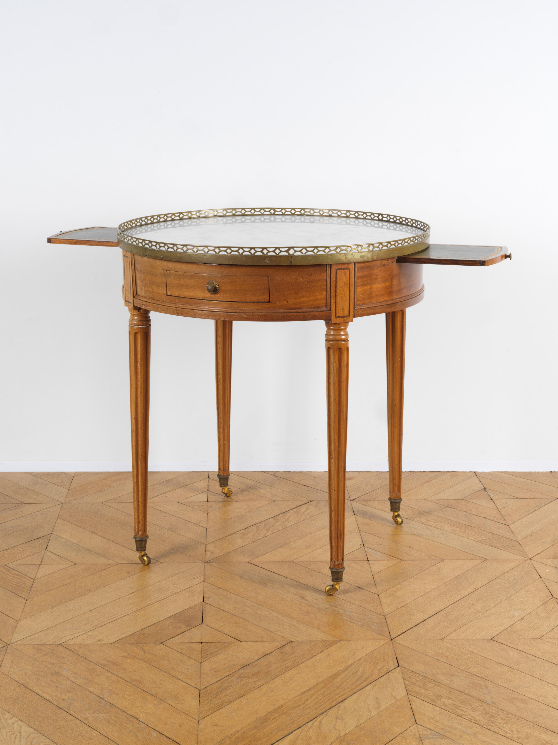 Appraisal: TABLE DE FORME BOUILLOTTE STYLE LOUIS XVI EN BOIS TEINT