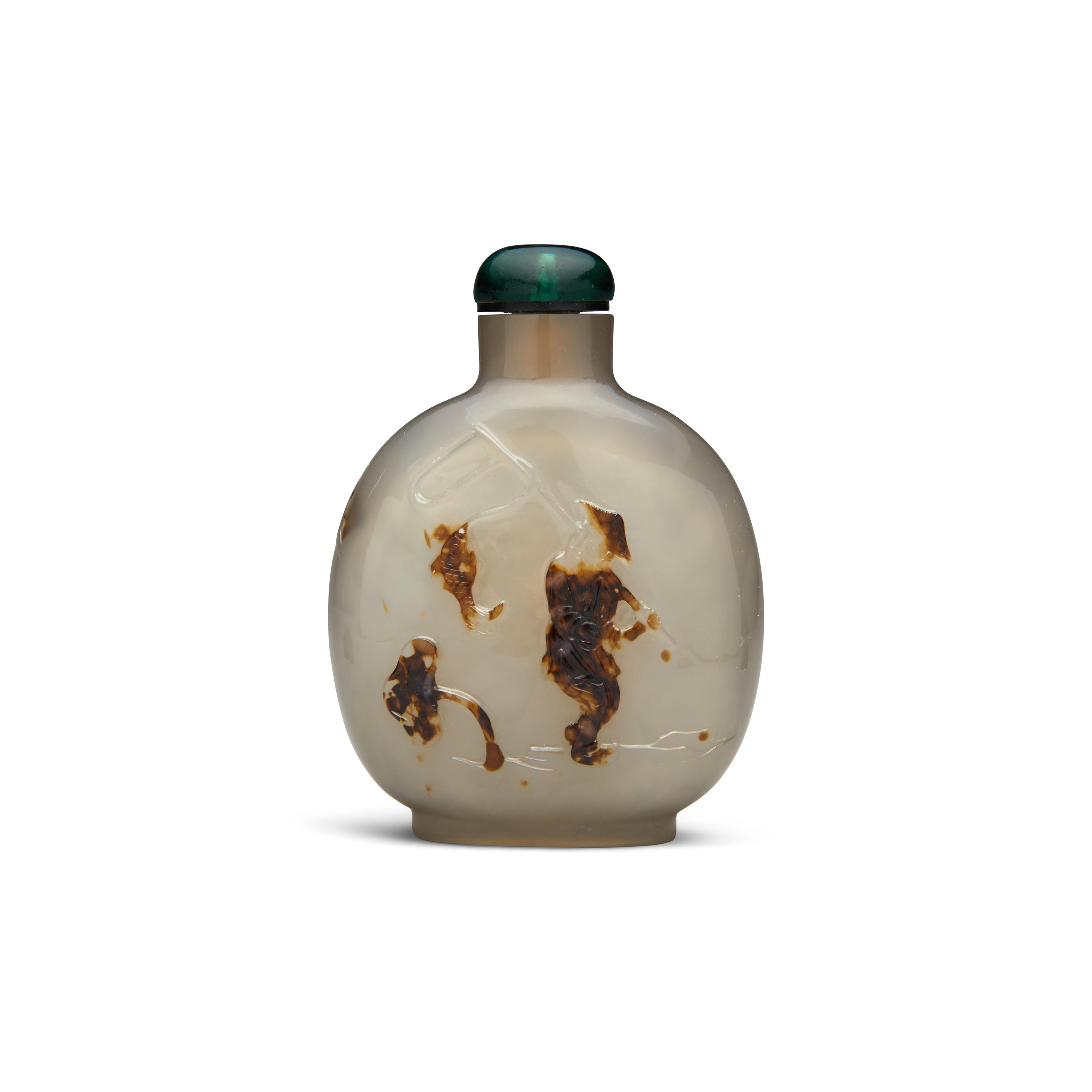 Appraisal: A CARVED AGATE 'FISHERMAN AND HIS CATCH' SNUFF BOTTLE -