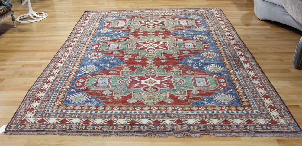 Appraisal: Vintage And Finely Hand Woven Roomsize Carpet Nice design vibrant