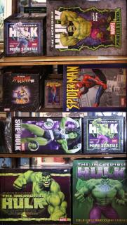 Appraisal: lot of Hulk and Spider-Man statues including a limited edition