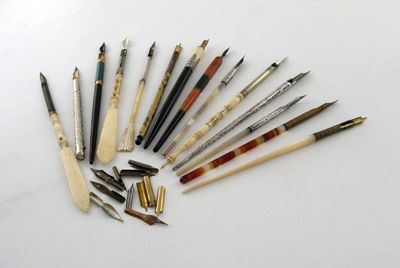 Appraisal: A collection of fourteen pens comprising one with the handle