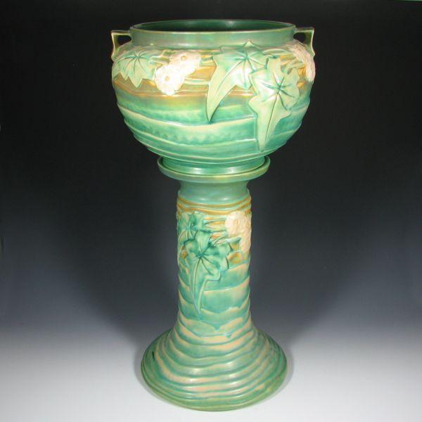 Appraisal: Roseville green Luffa - jardiniere and pedestal Both pieces are