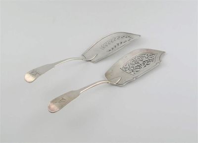 Appraisal: Two fiddle pattern fish slices both with pierced blades one