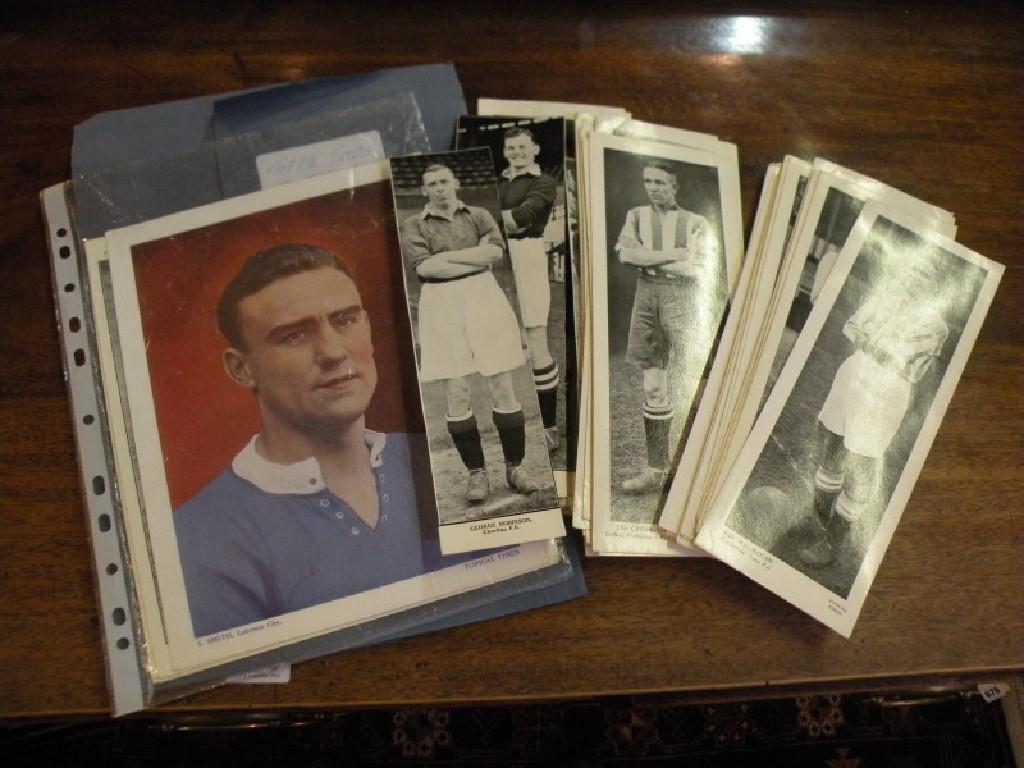 Appraisal: A quantity of Topical Times collectors cards of footballers