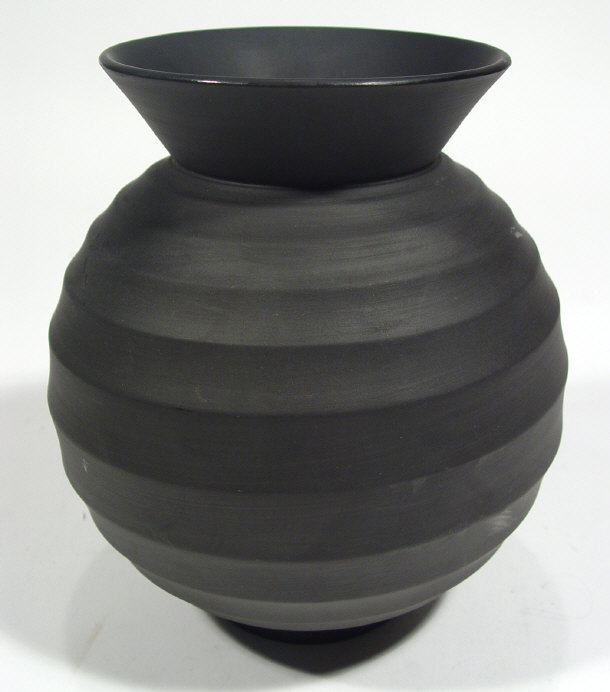 Appraisal: Wedgwood Keith Murray style black basalt globular vase with banded