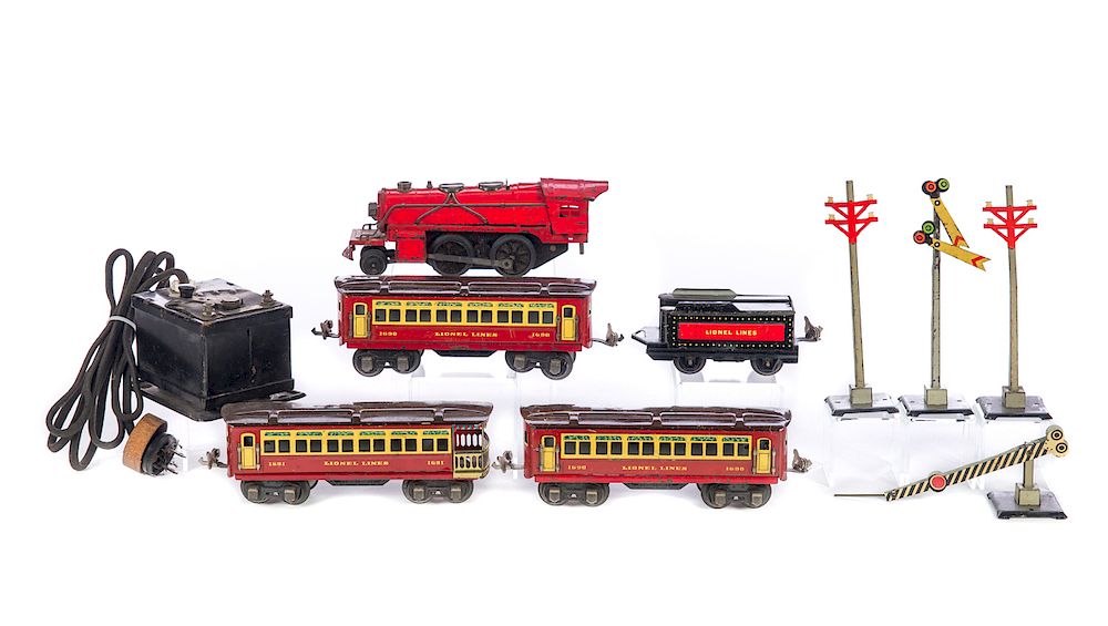 Appraisal: Lionel Jr Train Set Cars Good condition shows wear Please