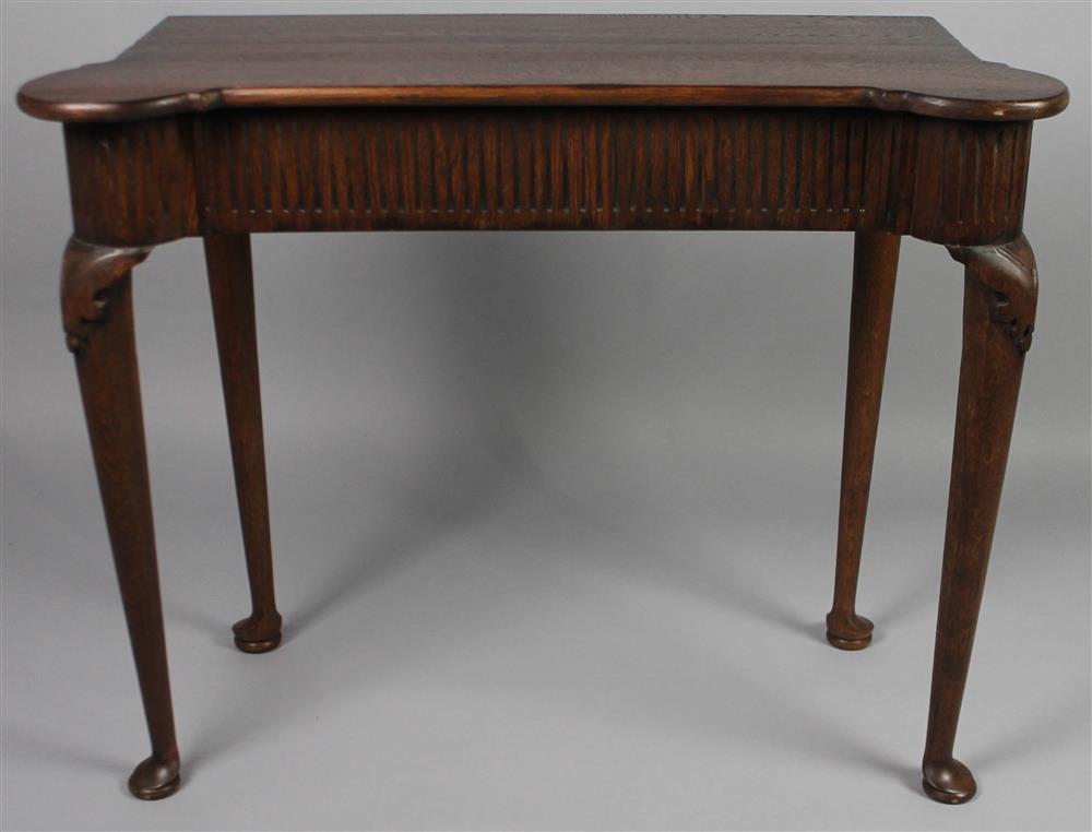 Appraisal: KELLOGG COLLECTION QUEEN ANNE STYLE OAK CONSOLE TABLE having a