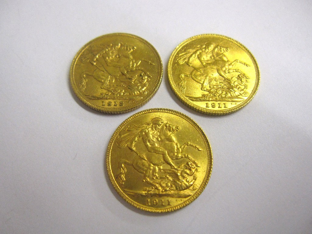 Appraisal: Three George V sovereigns dated