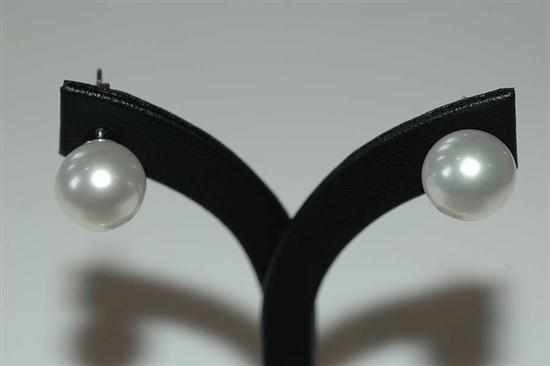 Appraisal: A PAIR OF SOUTH SEA PEARL STUD EARRINGS IN CT