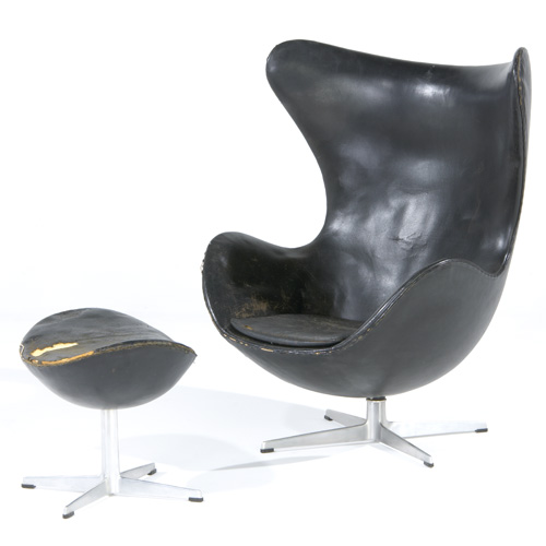 Appraisal: ARNE JACOBSEN FRITZ HANSEN Egg chair and ottoman upholstered in