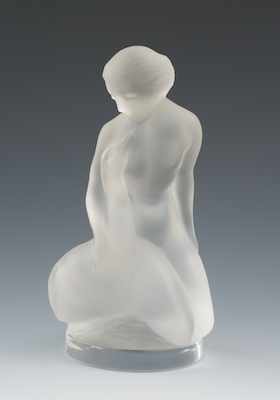 Appraisal: A Lalique Leda Figurine The figure kneeling on a circular