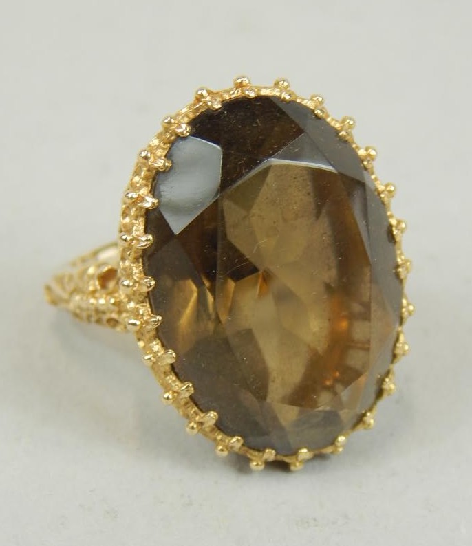 Appraisal: A ct gold smokey quartz set dress ring stone cm