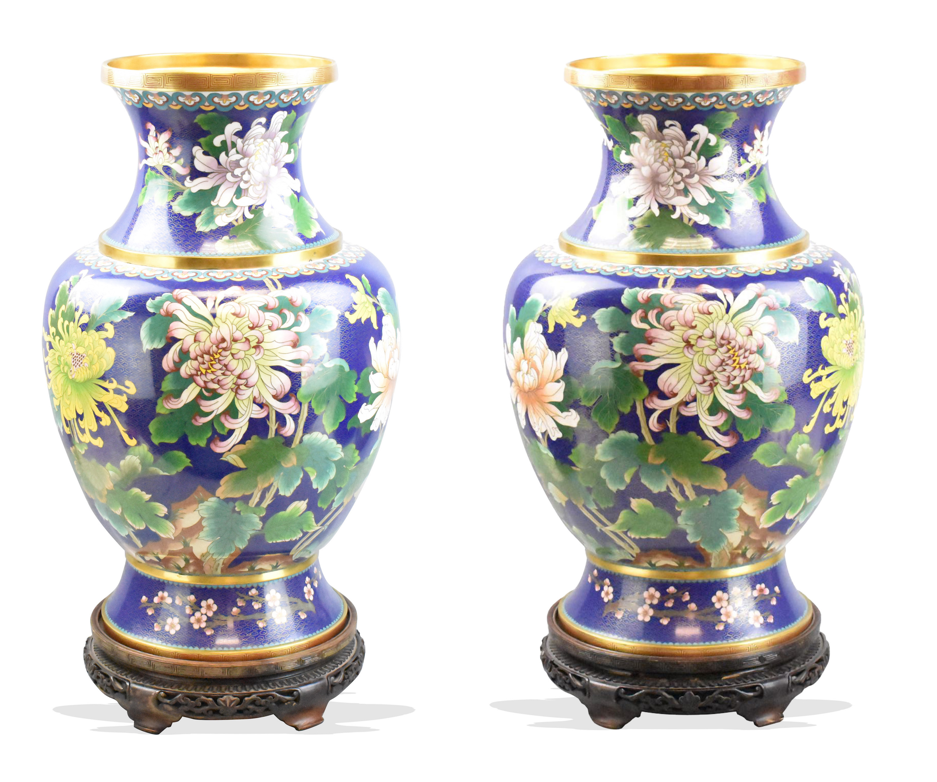 Appraisal: A pair of large Chinese cloissone vases dating from the