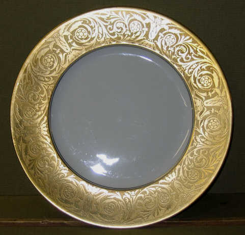 Appraisal: SEVENTEEN GERMAN PORCELAIN PLATES Hutschenreuther Selb Bavaria Favorite pattern gold