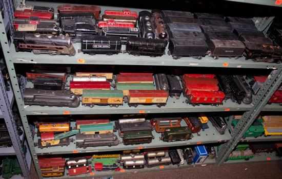 Appraisal: Large assortment of Lionel lithographed tin rolling stock and metal