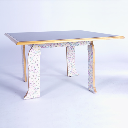 Appraisal: ROBERT VENTURI KNOLL Table in Grandmother's Tablecloth pattern of printed