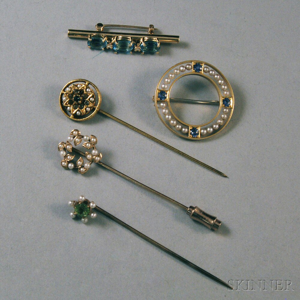 Appraisal: Five Gem-set Pins a kt gold blue gemstone and seed