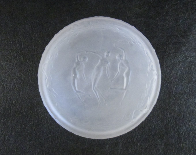 Appraisal: RENE LALIQUE TOIS FIGURINES BOX round with three nude female