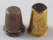 Appraisal: A Swedish ct gold thimble with hardstone end hallmarked and