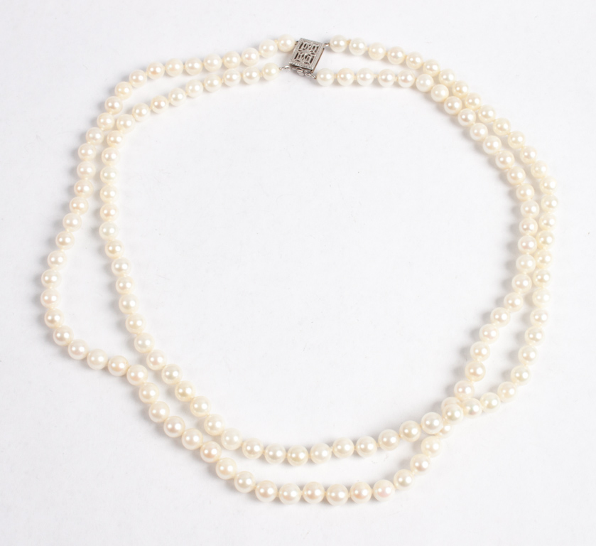 Appraisal: Lady's pearl necklace with K white gold clasp double strand