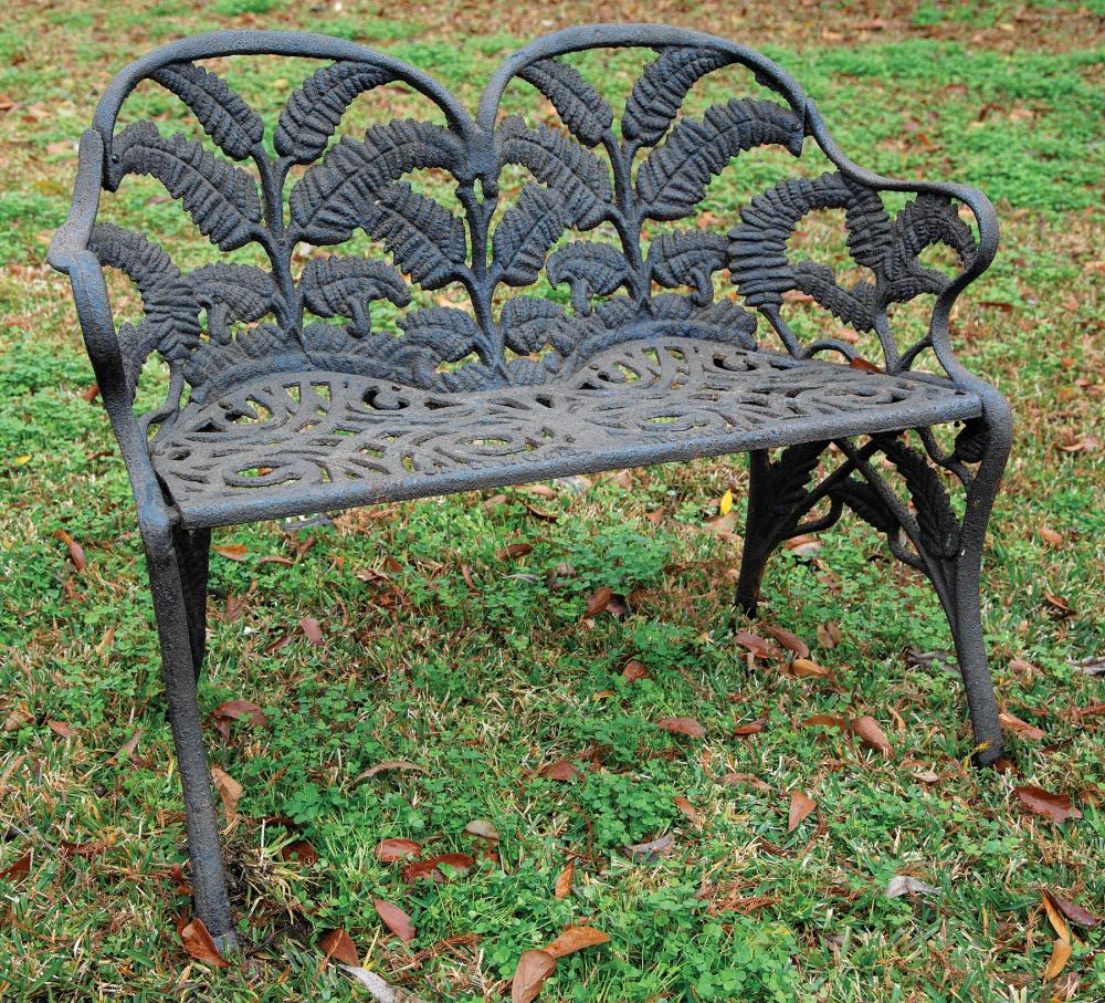 Appraisal: American Cast Iron Fern Pattern Settee th c foundry mark