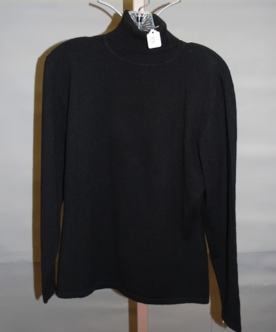 Appraisal: Neiman Marcus black cashmere long sleeve turtleneck top Size XL