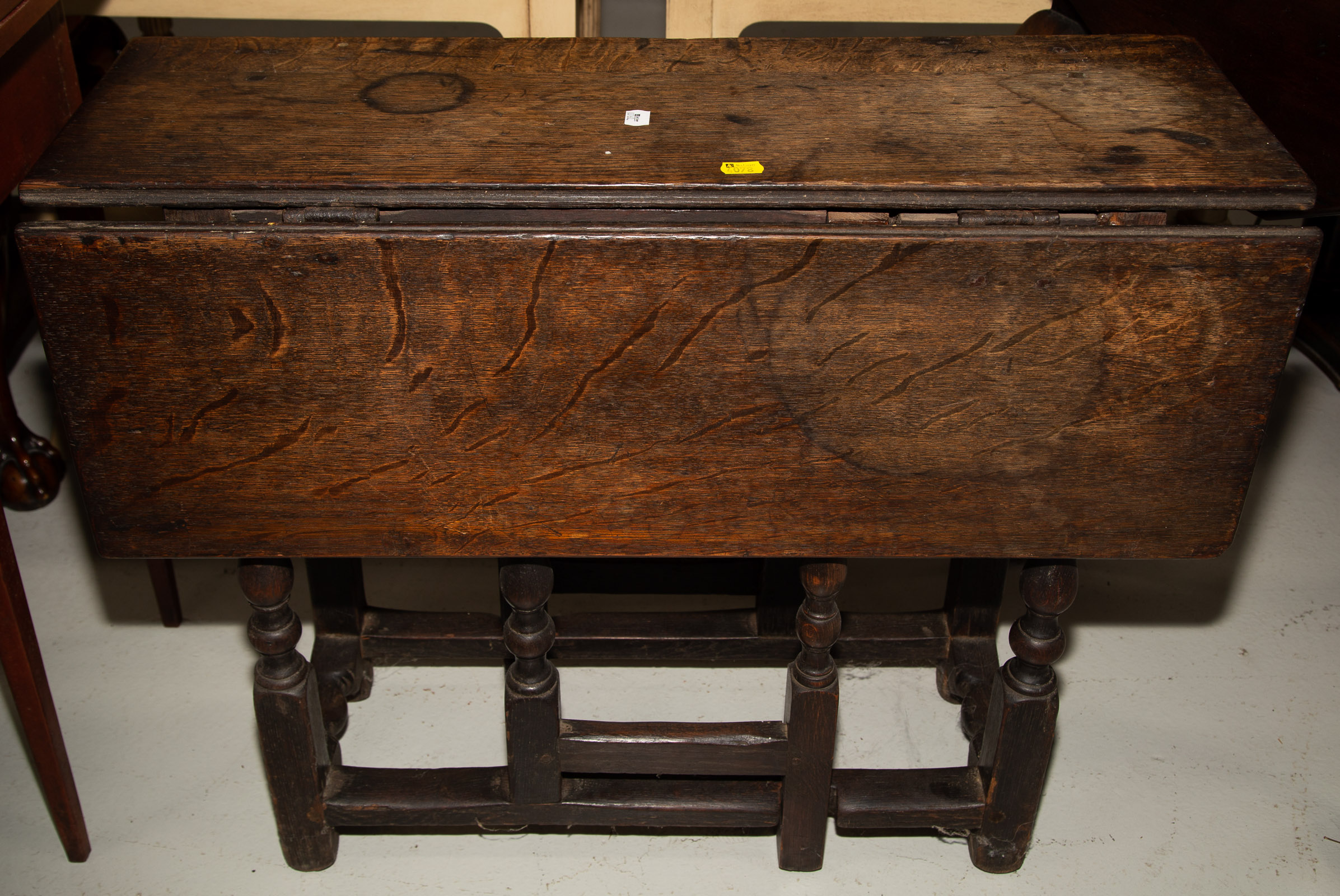 Appraisal: WILLIAM MARY STYLE QUARTERED OAK GATELEG TABLE English or Welsh