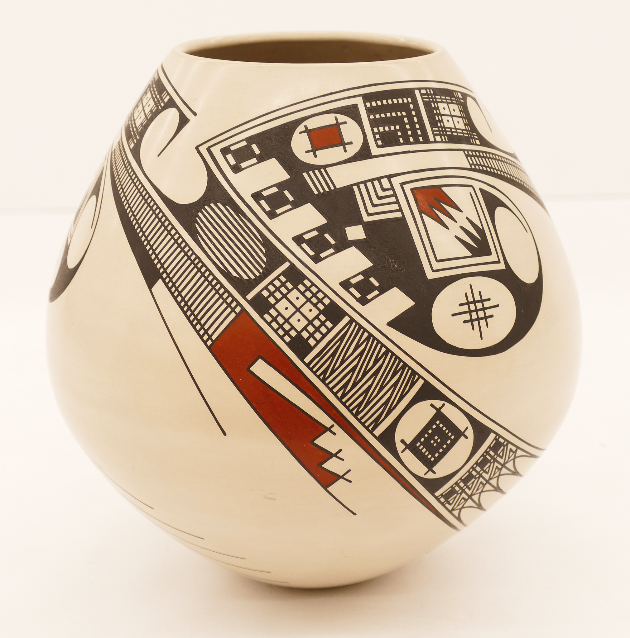 Appraisal: Juan Quezada b Casas Grandes Polychrome Pottery Jar ''x ''