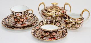 Appraisal: ROYAL CROWN DERBY 'TRADITIONAL IMARI' PORCELAIN PLATES CUPS SAUCERS CREAMER