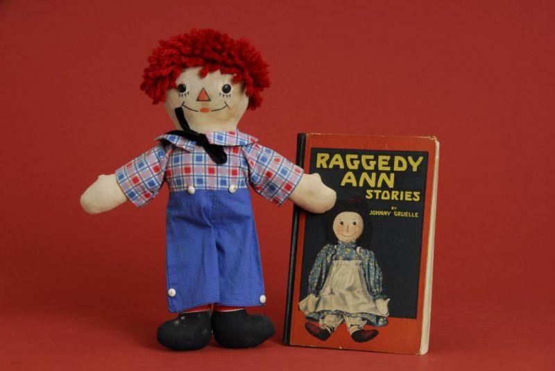 Appraisal: Two-Face Raggedy Andy Book America ca Raggedy Andy with asleep