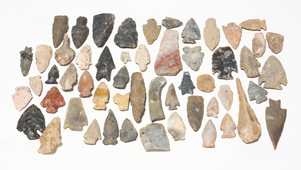 Appraisal: Native American points and arrow points Various stone types Varying