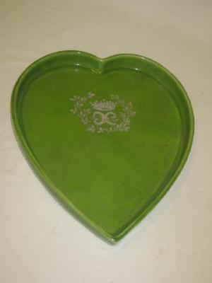 Appraisal: A WEMYSS POTTERY DISH of heart form painted green with