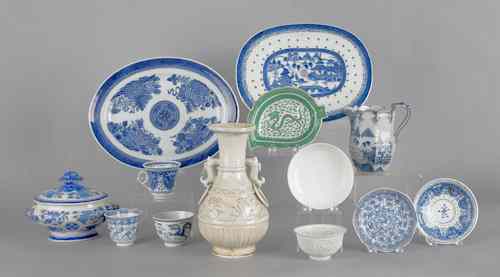 Appraisal: Collection of Chinese porcelain and pottery