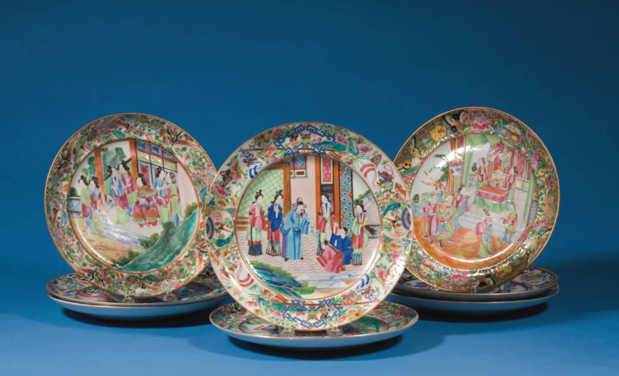 Appraisal: EIGHT CHINESE EXPORT PORCELAIN ROSE MANDARIN PLATES WITH FIGURES IN