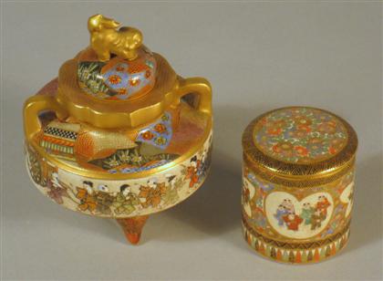 Appraisal: Two Japanese earthenware satsuma table items one signed kinkozan zo