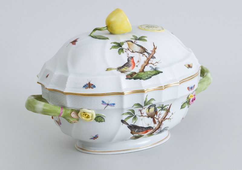 Appraisal: HEREND PORCELAIN TUREEN AND COVER IN THE ROTHSCHILD BIRD PATTERN