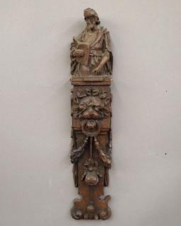 Appraisal: Carved Oak fragment A th century figural architectural element Elongated