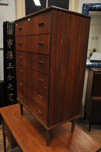 Appraisal: A DANISH TEAK CHEST OF DRAWERS