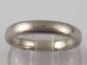 Appraisal: A platinum band ring size O mm wide gms