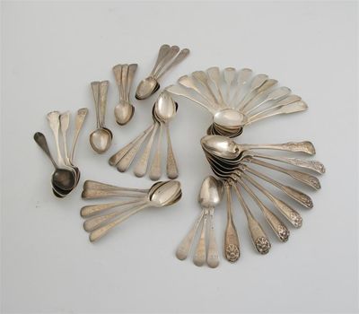 Appraisal: A set of ten Victorian engraved bead pattern teaspoons by