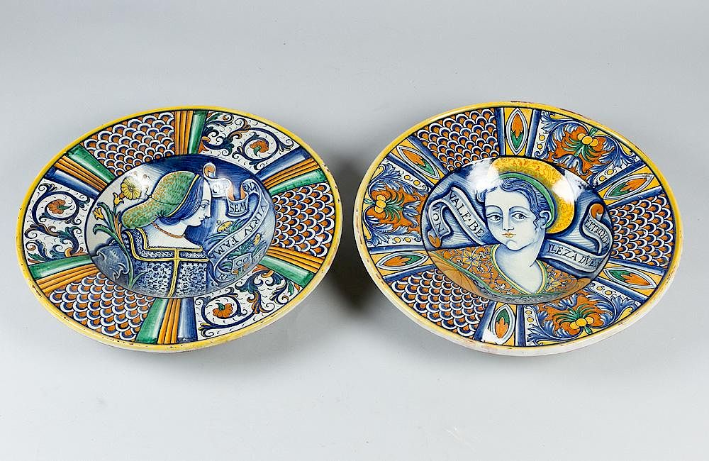 Appraisal: A pair of Deruta Ceramic Plates A pair of Deruta