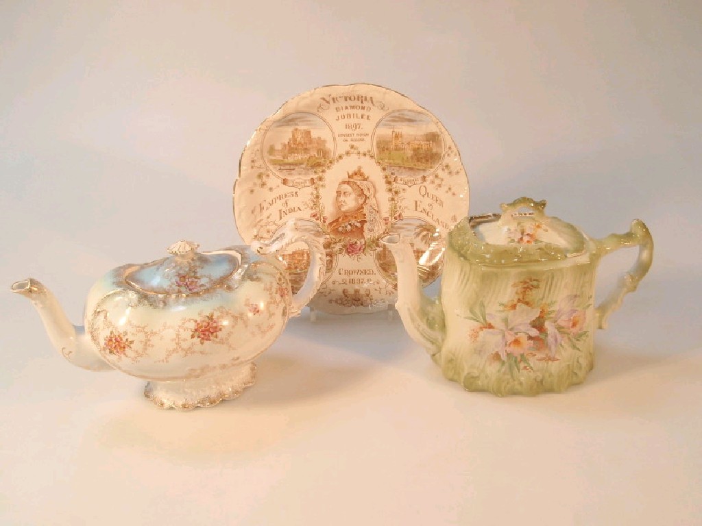 Appraisal: Two thC pottery teapots and a Victoria diamond jubilee plate