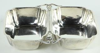 Appraisal: American Cellini Craft sterling silver trefoil form double server mounted