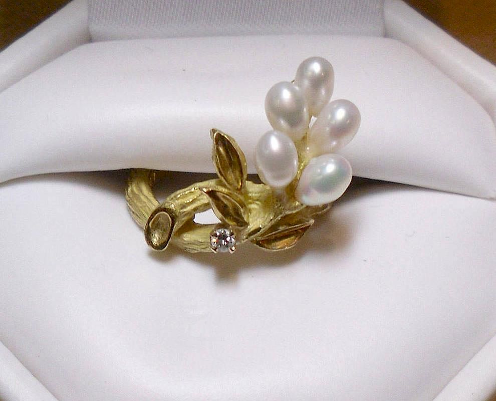 Appraisal: Pearl and Diamond Ring K yellow gold with branch motif