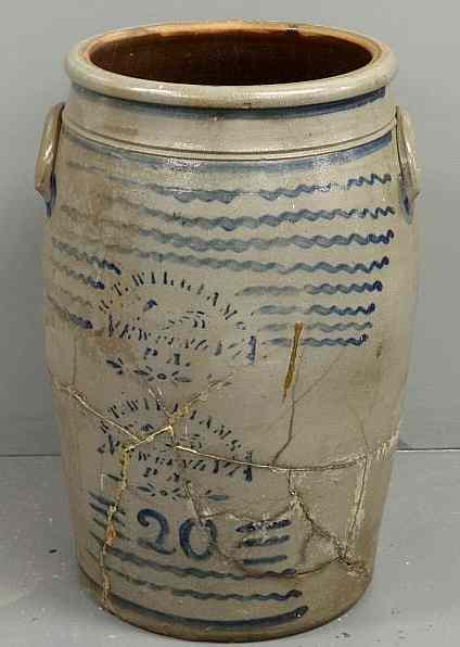 Appraisal: Pennsylvania twenty-gallon stoneware crock with blue decoration R T Williams