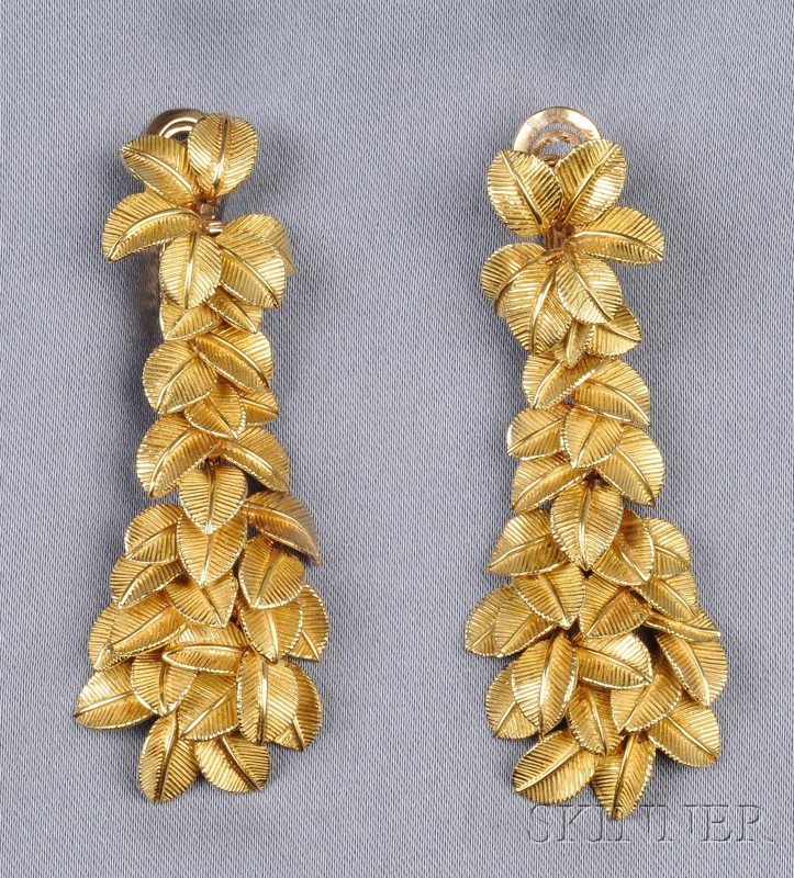 Appraisal: kt Gold Earpendants each designed as a cascade of ribbed