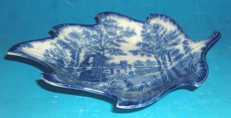 Appraisal: An Early th Century Davenport Blue and White Leaf Dish